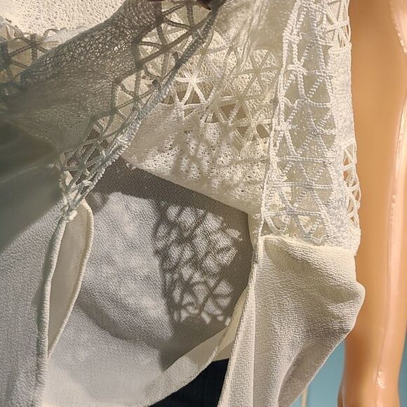 A. MOON cream hi-lo lace blouse - Picture 8 of 10